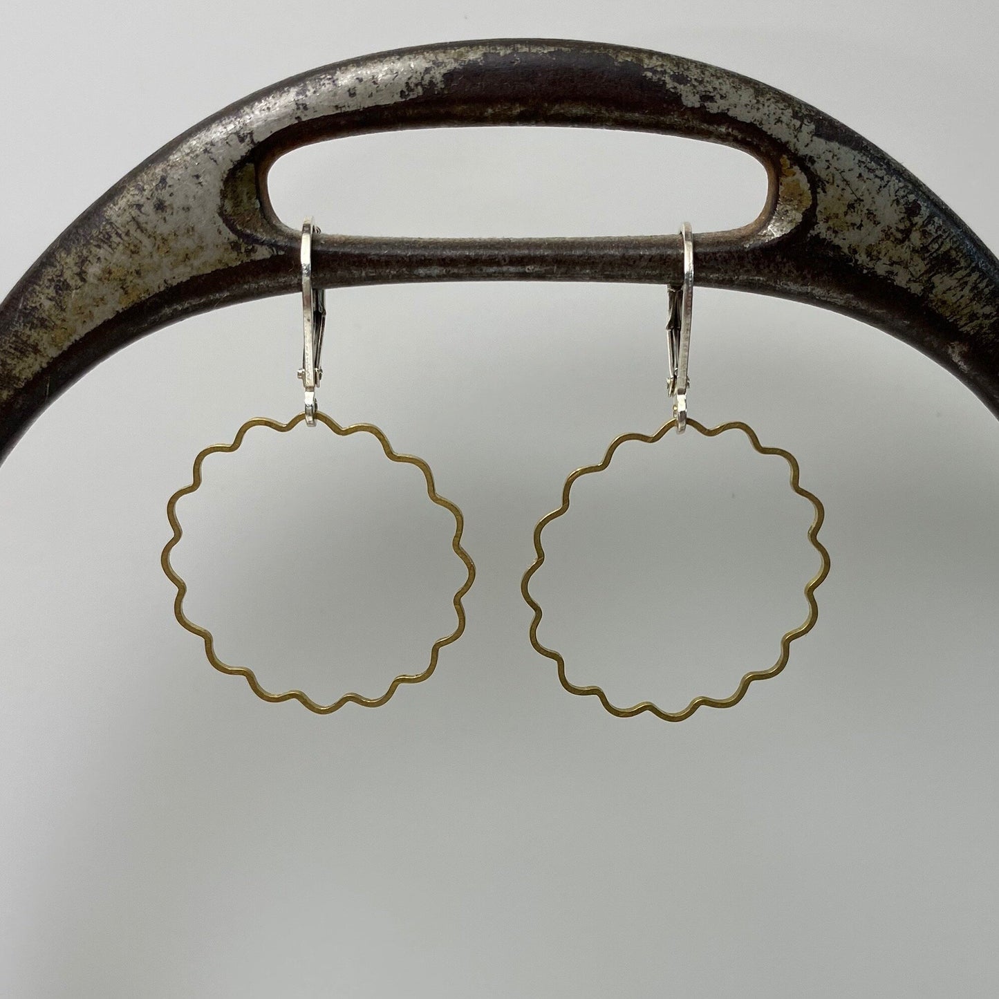 flower frames earrings