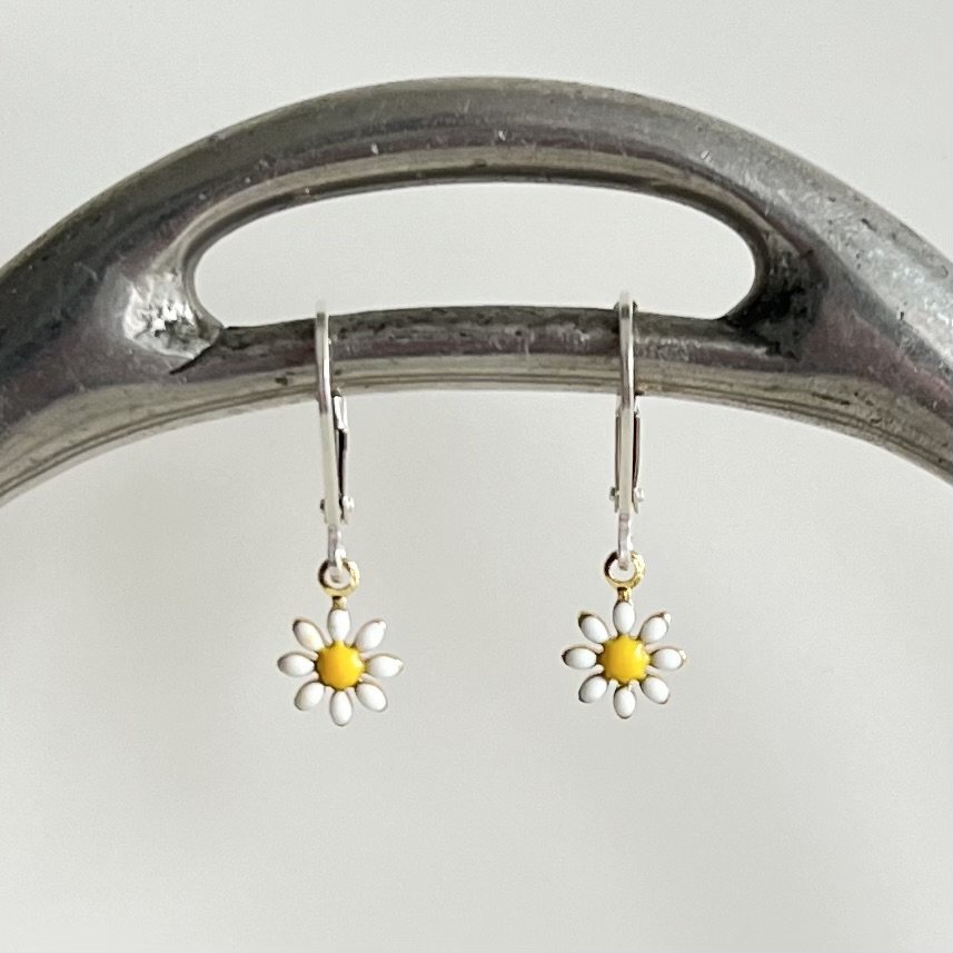 daisy drop earrings