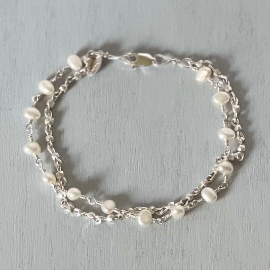 signature white pearl bracelet